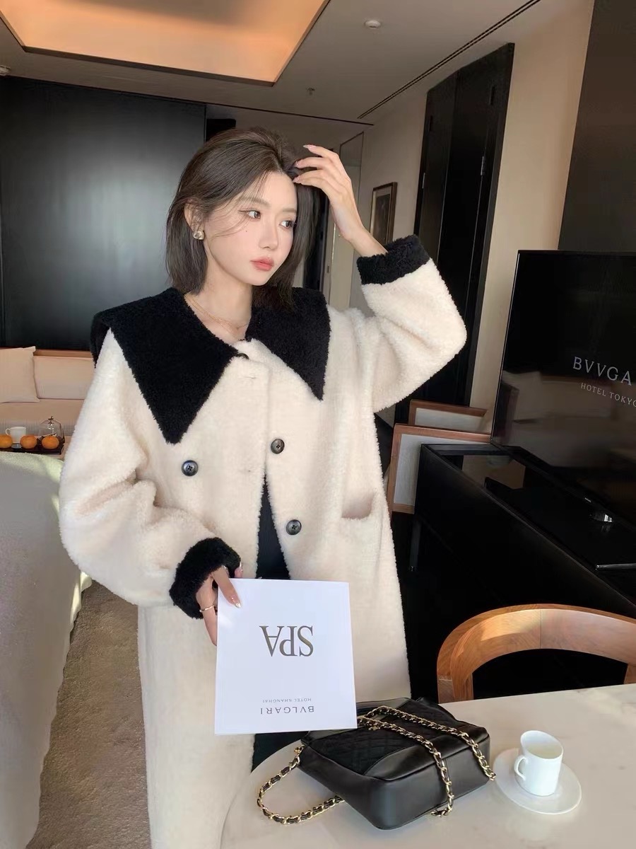 Thickened fur one-piece lamb wool coat for women mid-length cotton coat 2023 new winter unique coat super good-looking