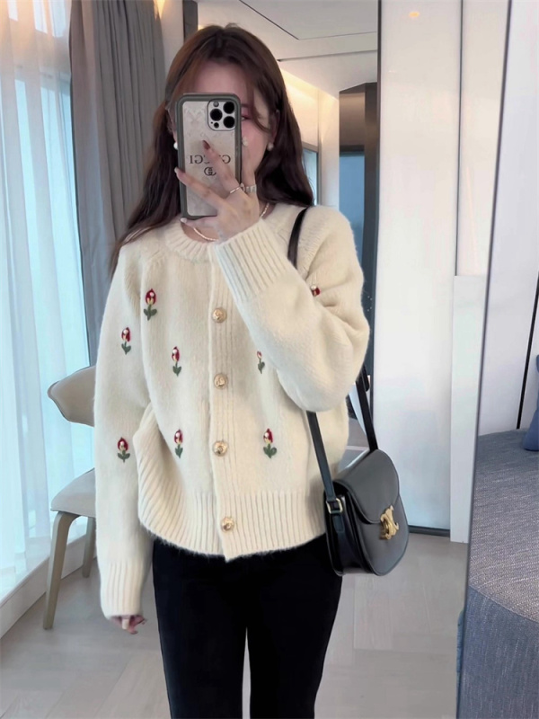 法式高級感氣質名媛刺繡小個子洋氣小香風針織開衫毛衣外套女秋冬