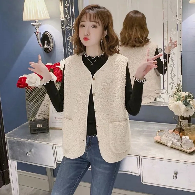 2023 Spring Button Style Lamb Wool Vest Women's Outerwear Fashionable Warm Versatile Waistcoat Solid Color Short Fashionable