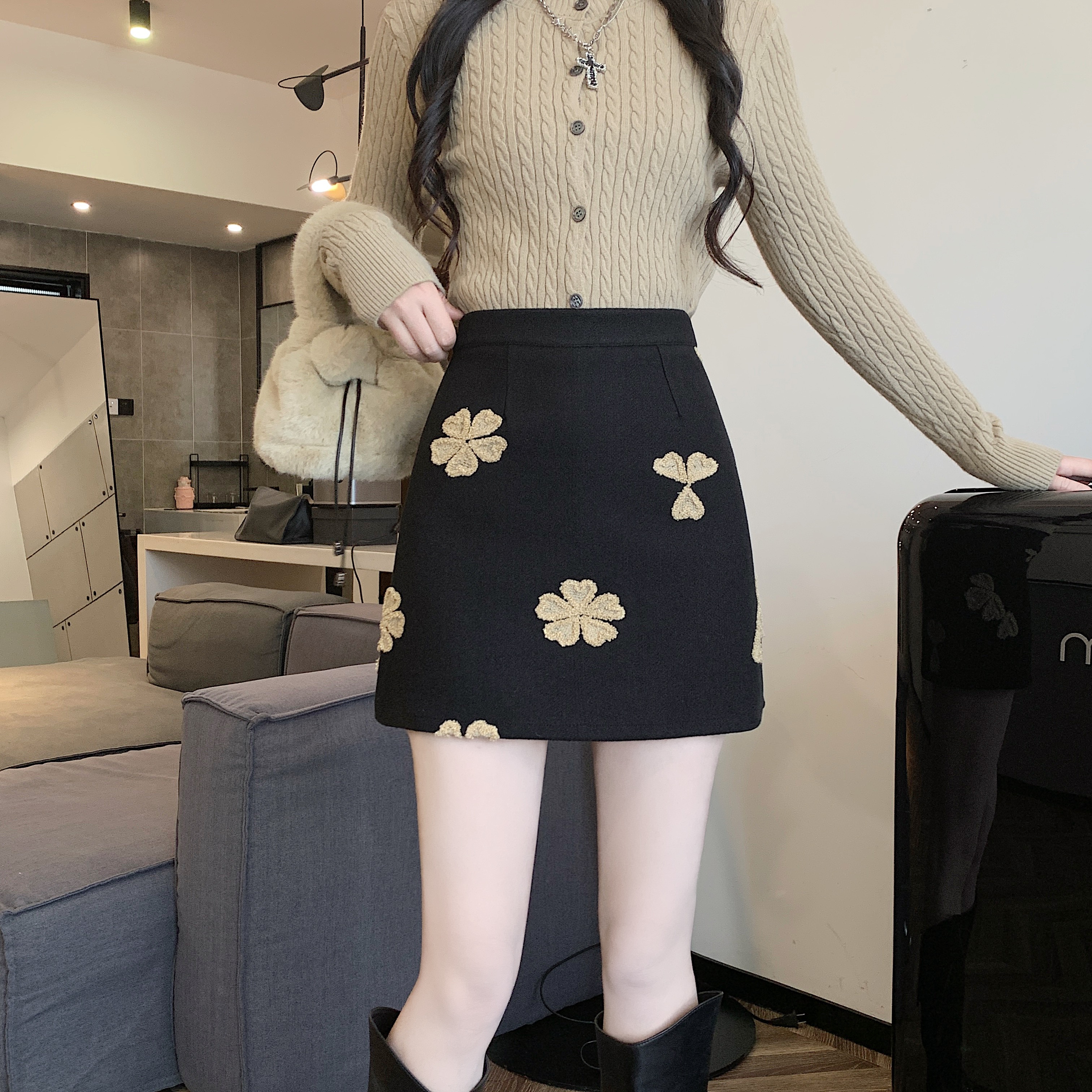 實拍~毛呢刺繡半身裙女秋冬2023年小個子高腰顯瘦A字裙短裙