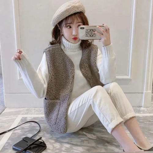  Spring Button Style Lamb Wool Vest Women's Outerwear Fashionable Warm Versatile Waistcoat Solid Color Short Fashionable