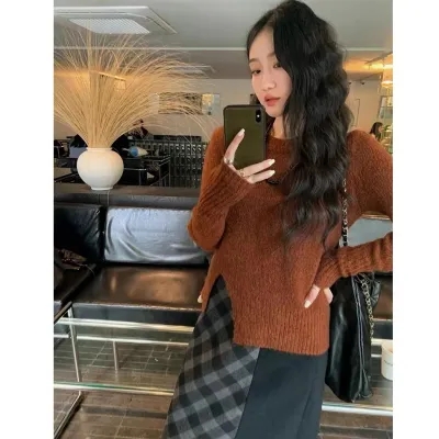 任小藝美拉德毛衣女冬季新款設計感不規則開叉純色圓領針織上衣