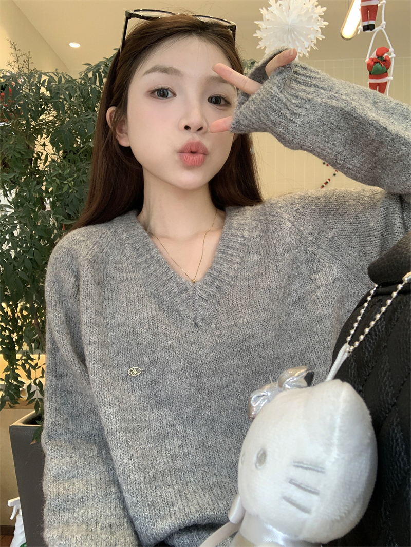 實拍 軟糯慵懶v領純色百搭毛衣