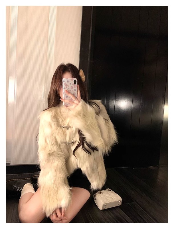 Chumeng POKEMENG vanilla milk airplane button imitation fur slimming fur coat winter sweet top
