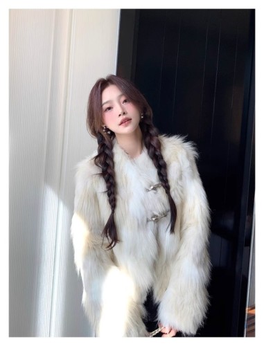 Chumeng POKEMENG vanilla milk airplane button imitation fur slimming fur coat winter sweet top