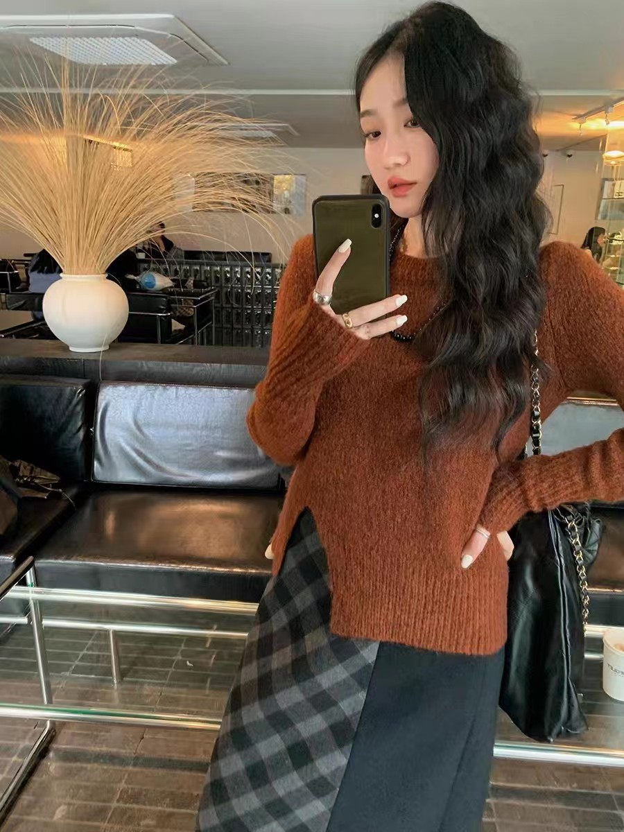 任小藝美拉德毛衣女冬季新款設計感不規則開叉純色圓領針織上衣