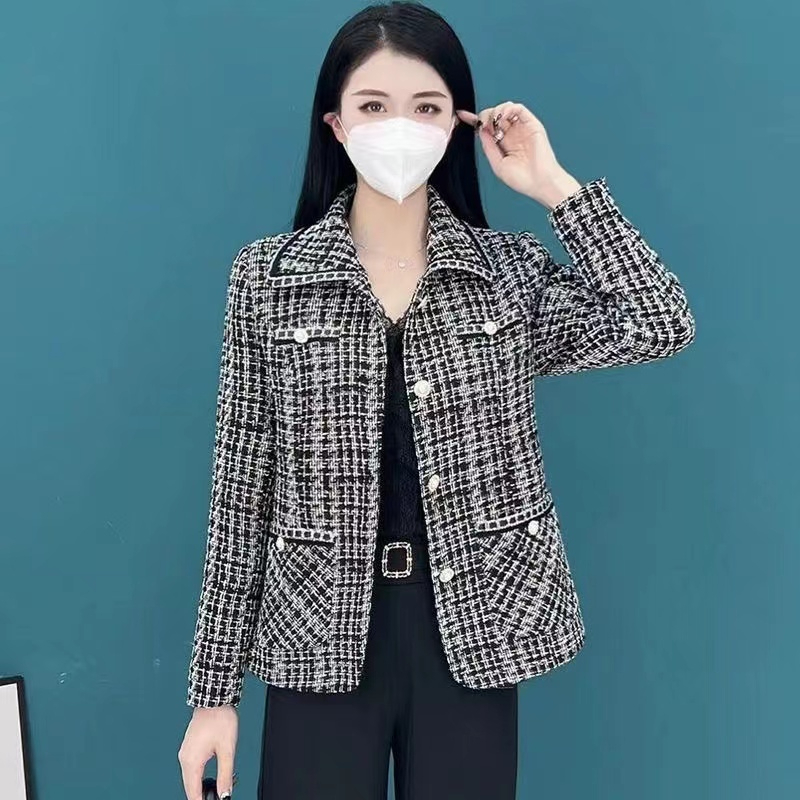 Mother's spring and autumn coat, foreign style and noble new style, middle-aged women's early spring style lapel top, short blazer