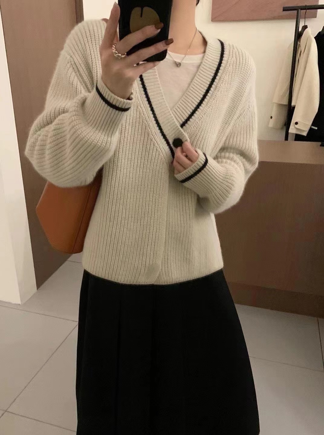 復古V領毛衣外套女2023秋冬新款寬鬆慵懶溫柔別致針織開衫
