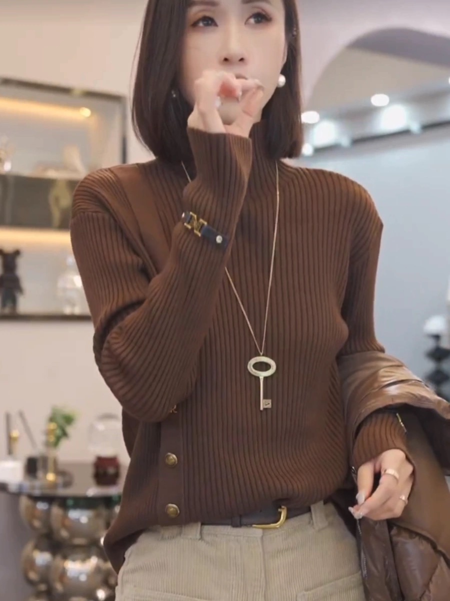 半高領毛衣打底衫秋冬新款時尚氣質百搭修身顯瘦金屬扣針織衫上衣