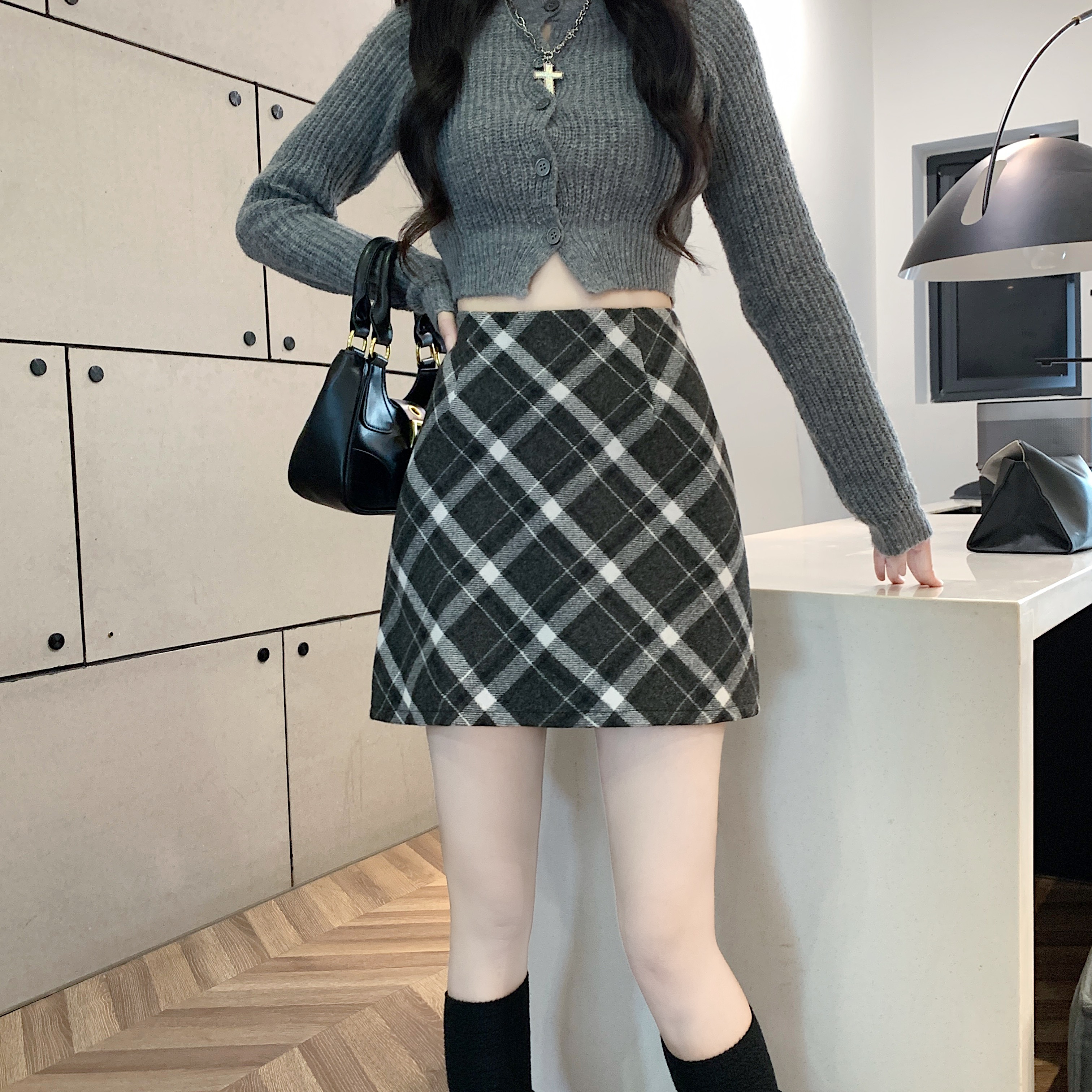 實拍格子毛呢半身裙女秋冬高腰a字包臀裙2023新款小個子顯瘦短裙