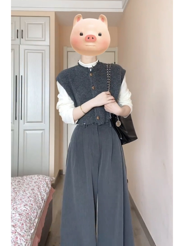Late autumn and winter clothes are matched with a complete set of commuting, age-reducing, casual, fashionable and high-end salt-based Korean drama three-piece suits.