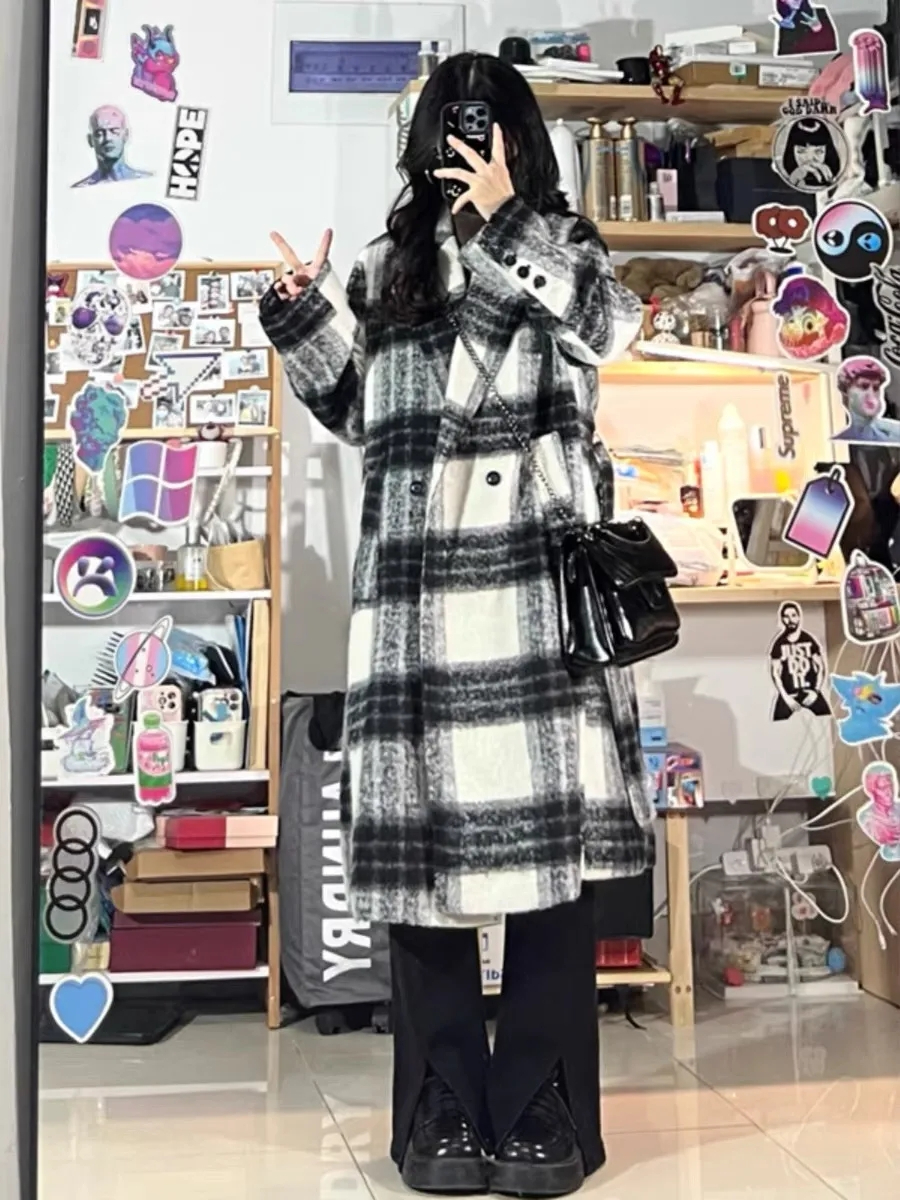 Plaid woolen coat for women 2023 autumn and winter new Korean version loose high-end Hepburn style thickened woolen long coat