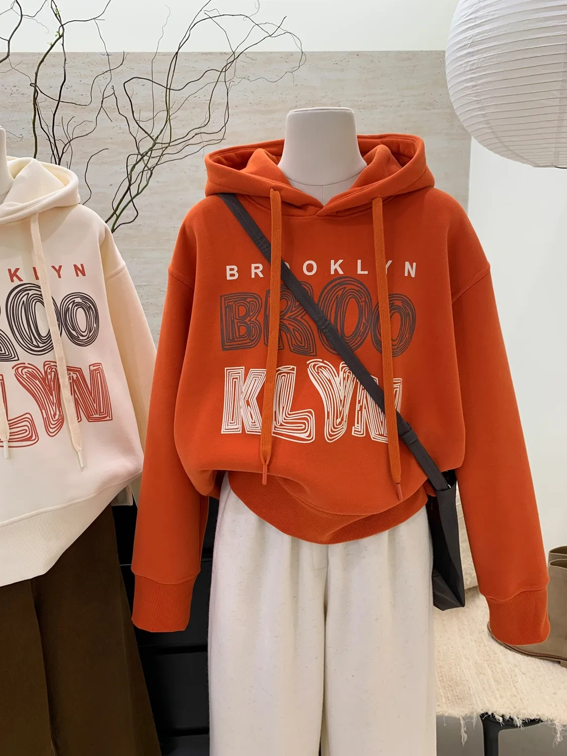加絨連帽衛衣女秋冬新款刺繡寬鬆保暖外套