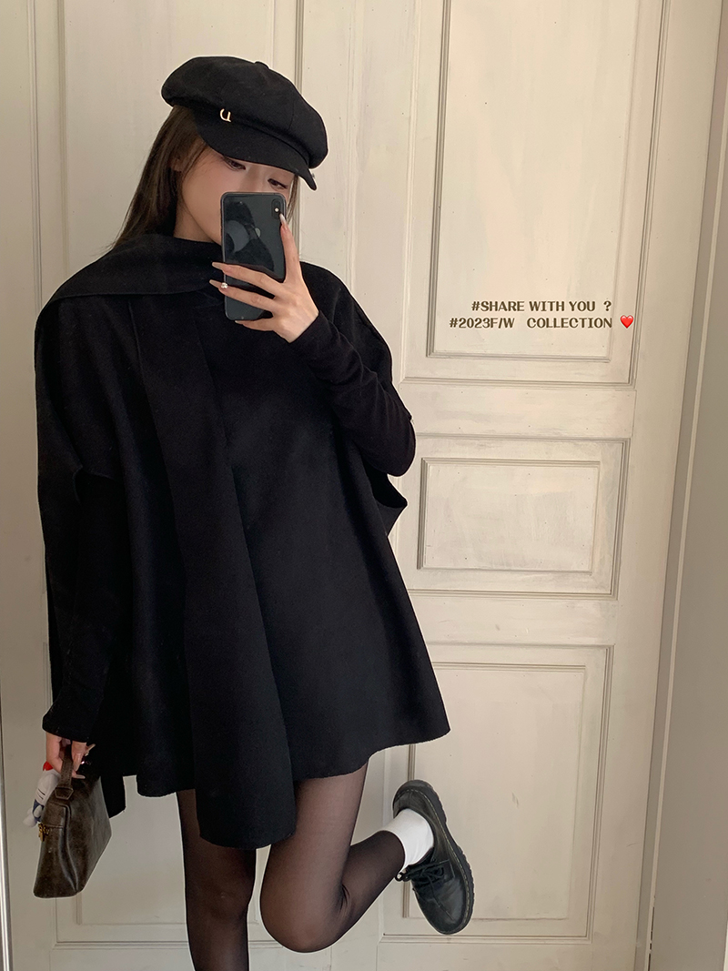 Actual shot of all three standards, black woolen sleeveless cape coat, elegant age-reducing scarf and woolen coat