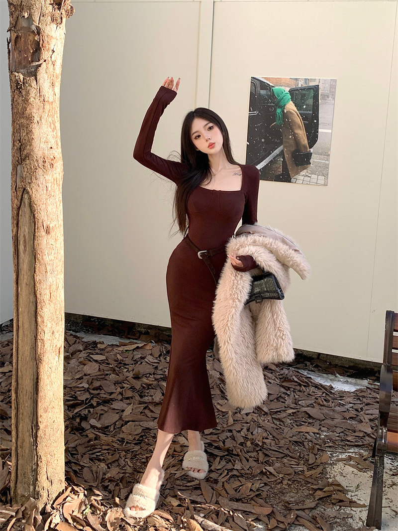 實拍~純欲風氛圍感方領顯瘦修身包臀魚尾裙打底包臀連衣裙女
