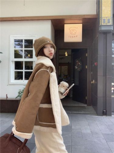 Real shot of retro spliced ​​imitation rabbit fur all-in-one winter warm motorcycle jacket
