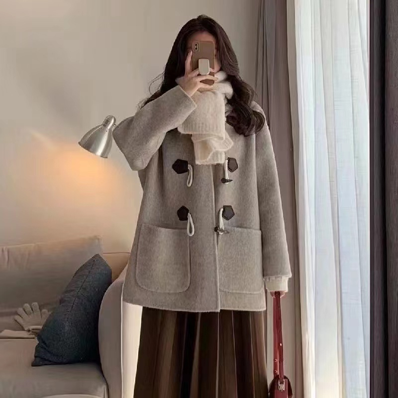 Short woolen coat for women 2023 new style small Korean style gentle horn button hooded cloak coat for women winter