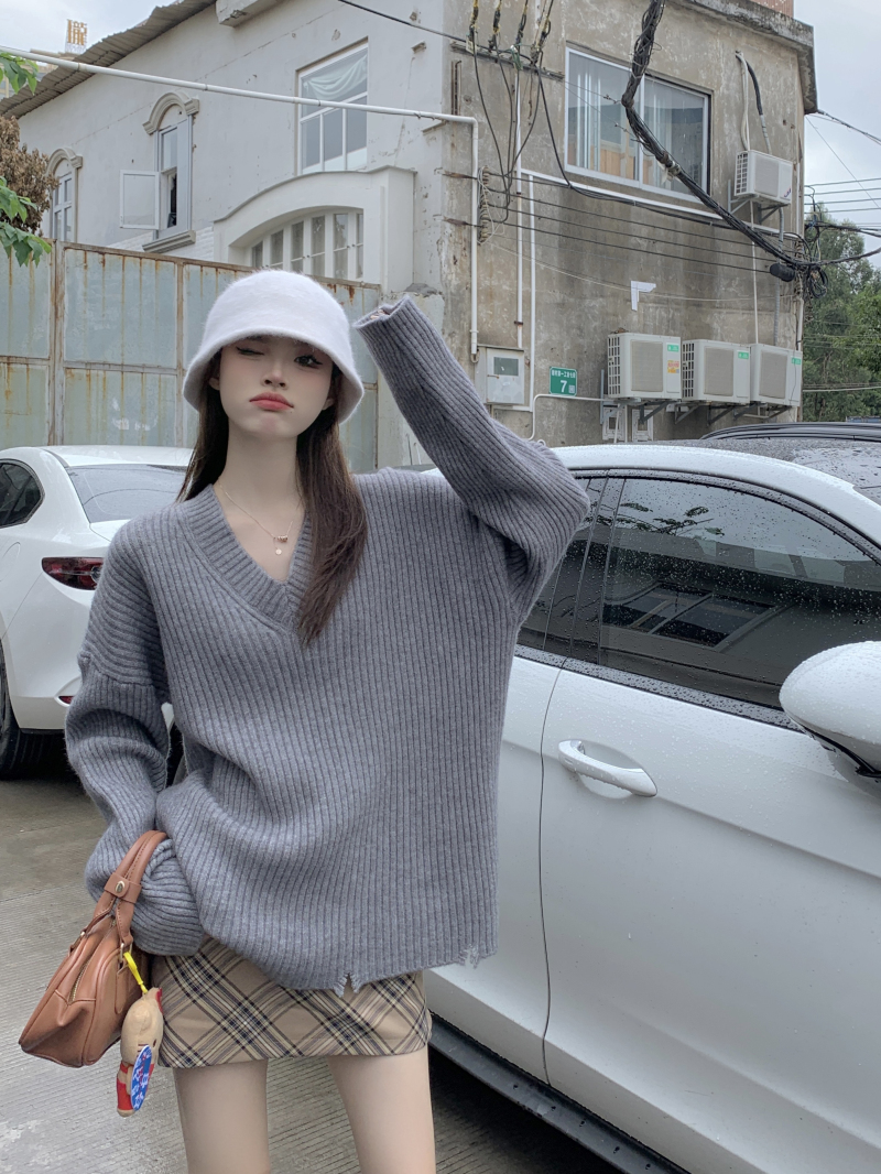 實拍~秋冬韓版溫柔V領寬鬆慵懶風破洞軟純色休閒毛衣