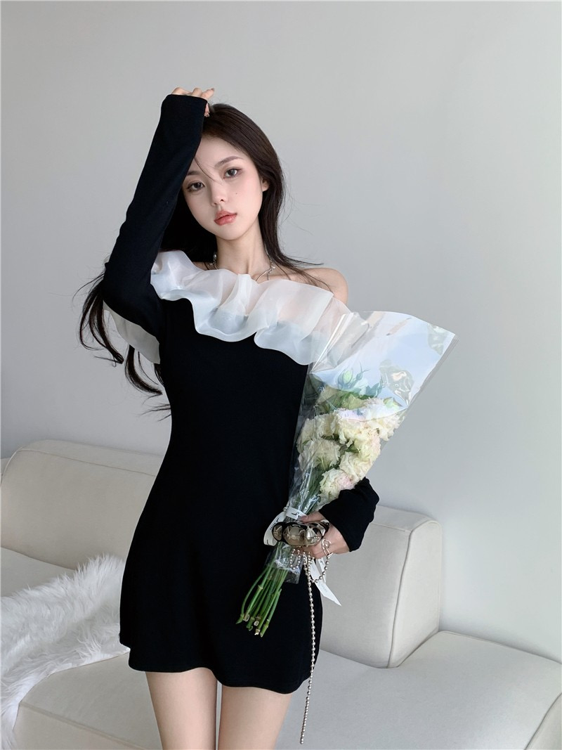 純欲網紗拼接一字肩連衣裙女秋高級感生日小禮裙氣質收腰包臀裙子