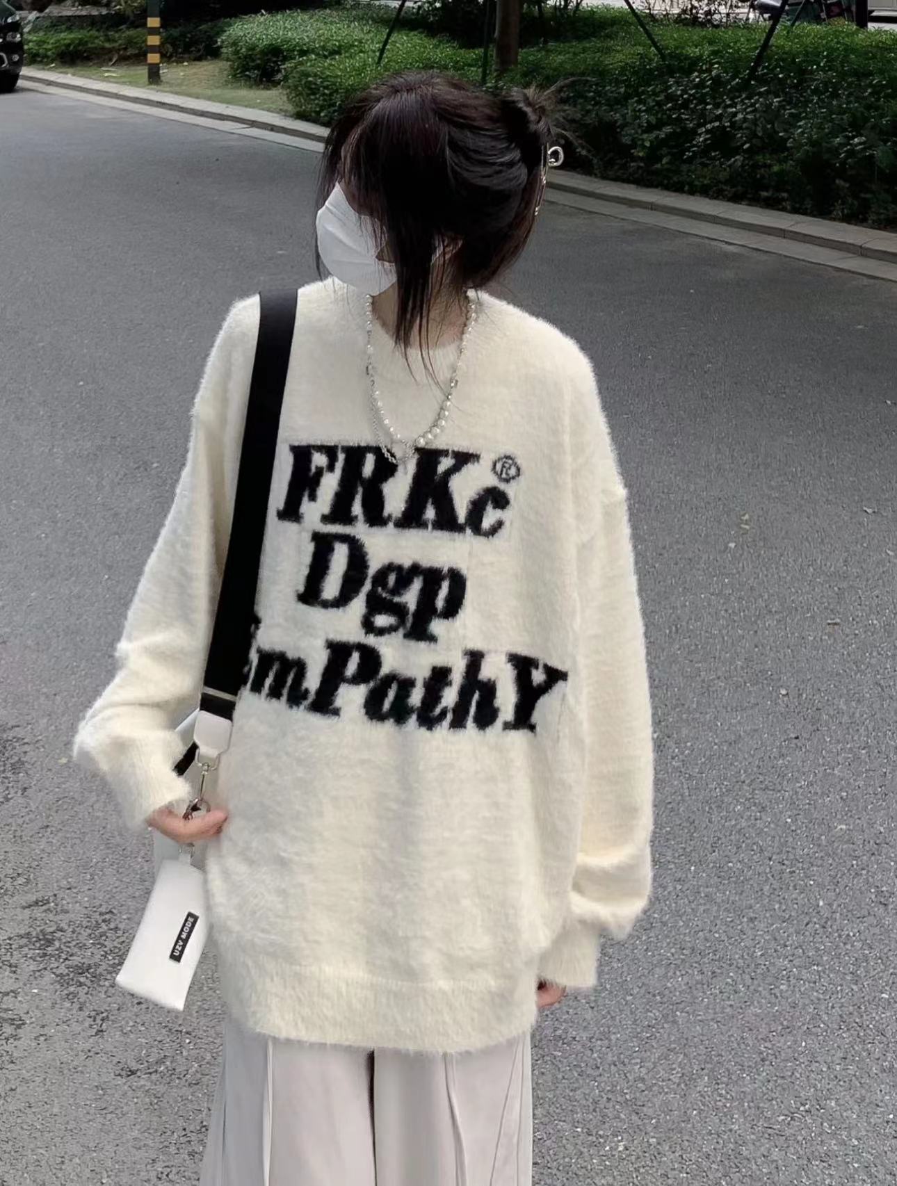 櫻田川島慵懶風長袖毛衣女秋季新款小眾設計感字母印花外搭針織衫