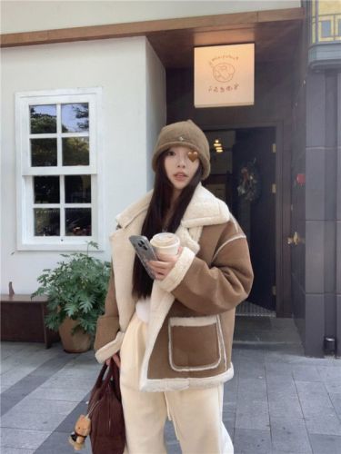 Real shot of retro spliced ​​imitation rabbit fur all-in-one winter warm motorcycle jacket