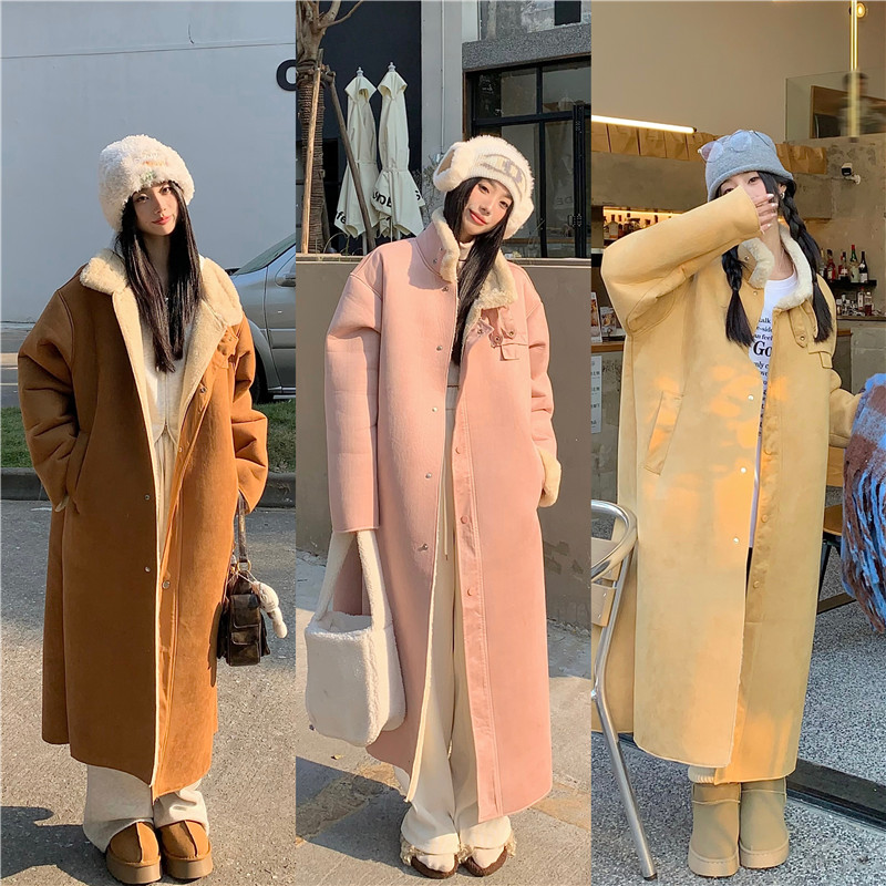 Actual shot of new winter clothing design, suede fur integrated plus velvet, thickened and warm long coat