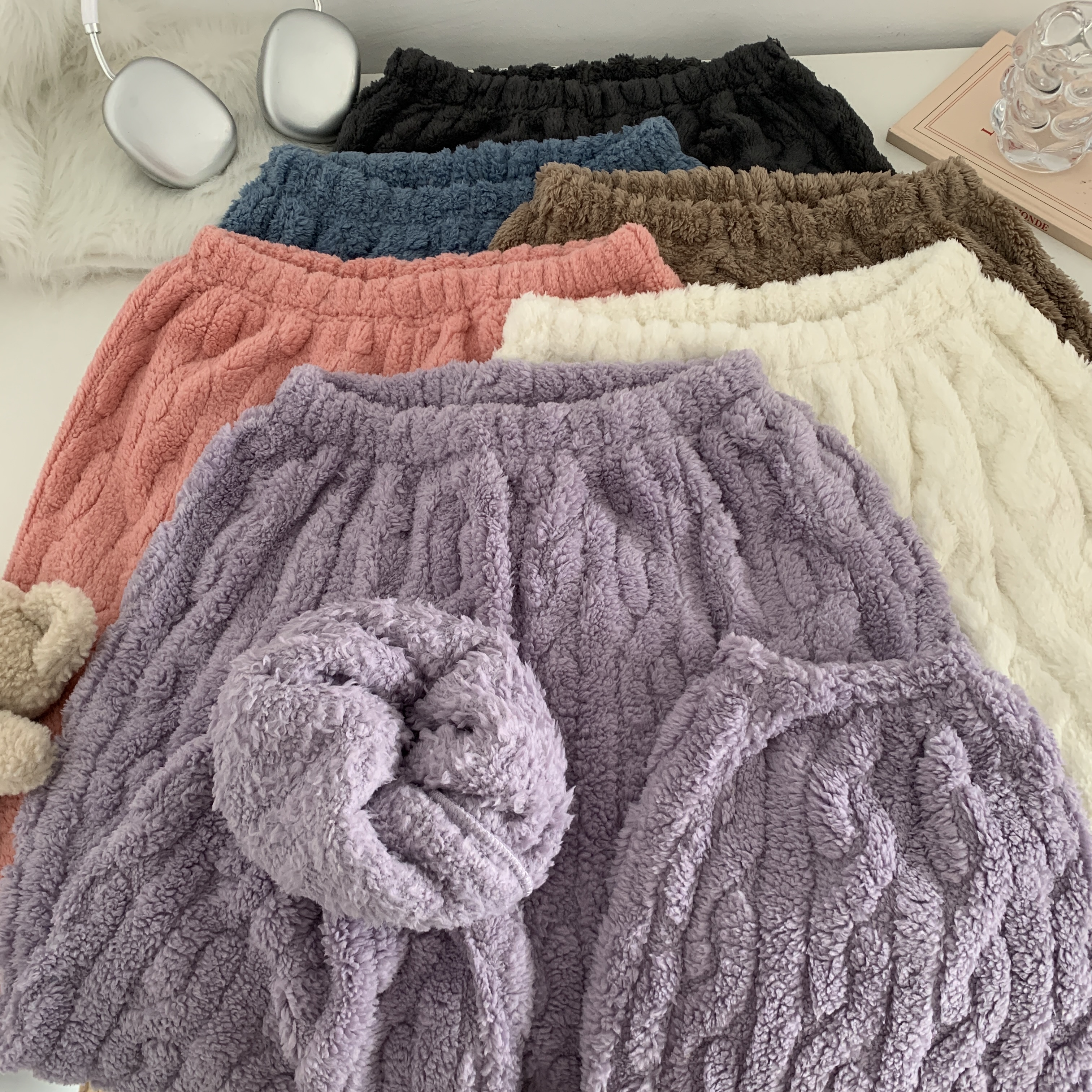Real shot of autumn and winter coral velvet fairy warm pants, loose leg elastic waist casual pajamas, home trousers
