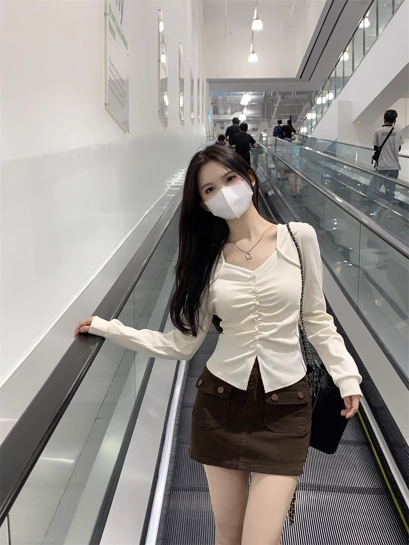 小心機褶皺設計感T恤秋季洋氣修身顯瘦長袖打底上衣女
