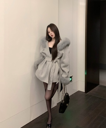 Woolen coat women's autumn and winter gray coat double-sided denim small man  new hooded fox fur collar