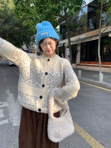 实拍 冬季韩版民族风复古撞色提花宽松显瘦外套毛衣开衫女