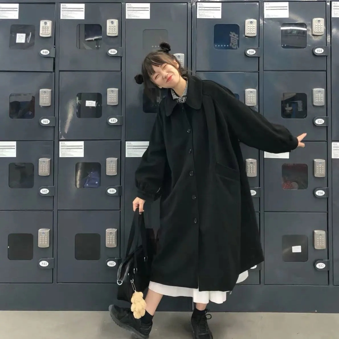 2023 Japanese Lapel Black Woolen Coat Small Loose Woolen Coat Women Winter Thickened Mid-Length