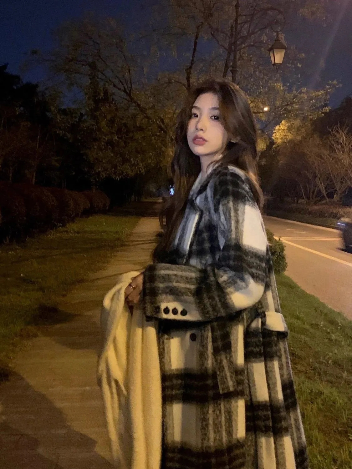 Korean style fashionable plaid long woolen coat for women 2023 autumn and winter new style loose temperament thickened woolen coat trend