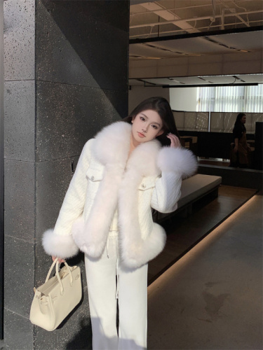 Real shot of a sparkling little fragrant fur jacket spliced ​​with a woolen woven temperament jacket