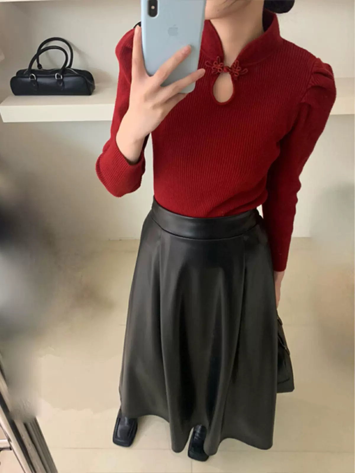 紅色新中式盤扣立領鏤空毛衣女秋冬內搭復古泡泡袖氣質顯瘦針織衫
