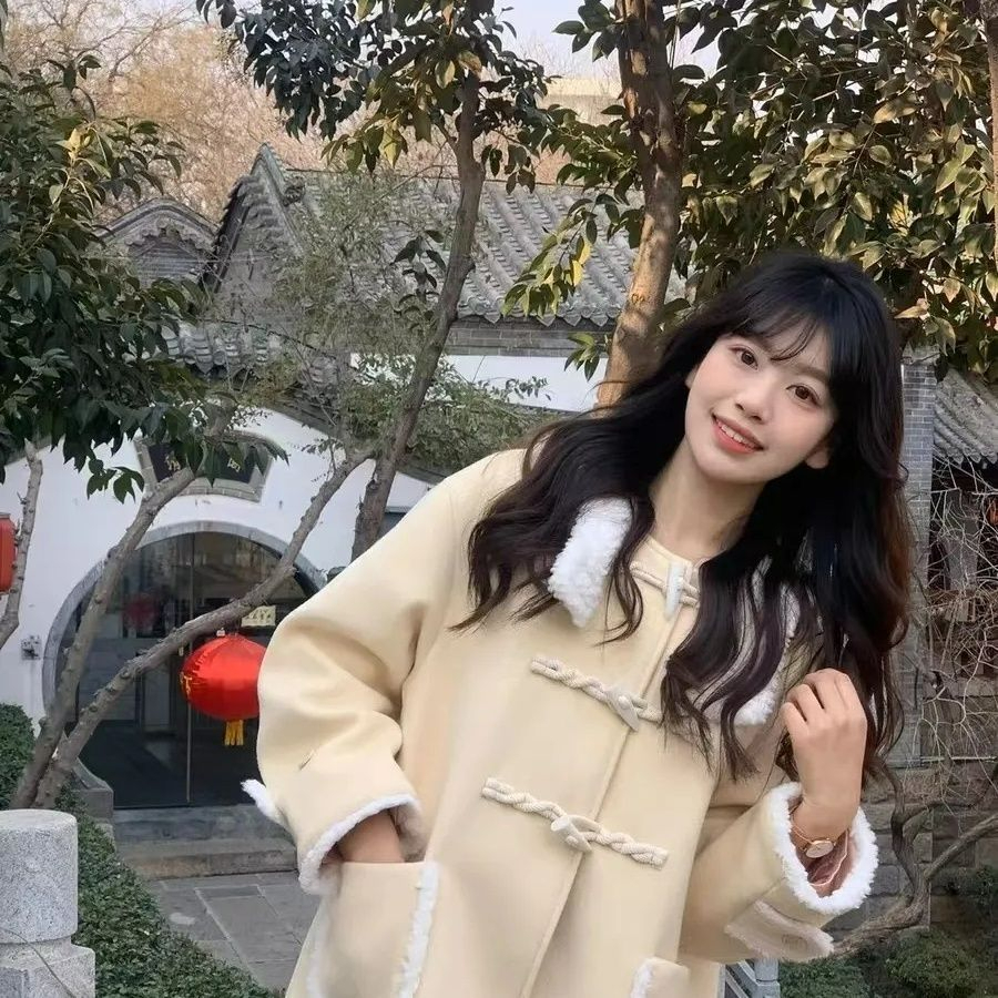 Lamb hair horn button coat, small autumn and winter new high-end niche hooded mid-length woolen coat for women