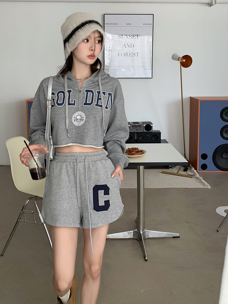 Real shot of casual sports suit, women's hooded sweatshirt, loose zipper jacket, letter printed shorts two-piece set