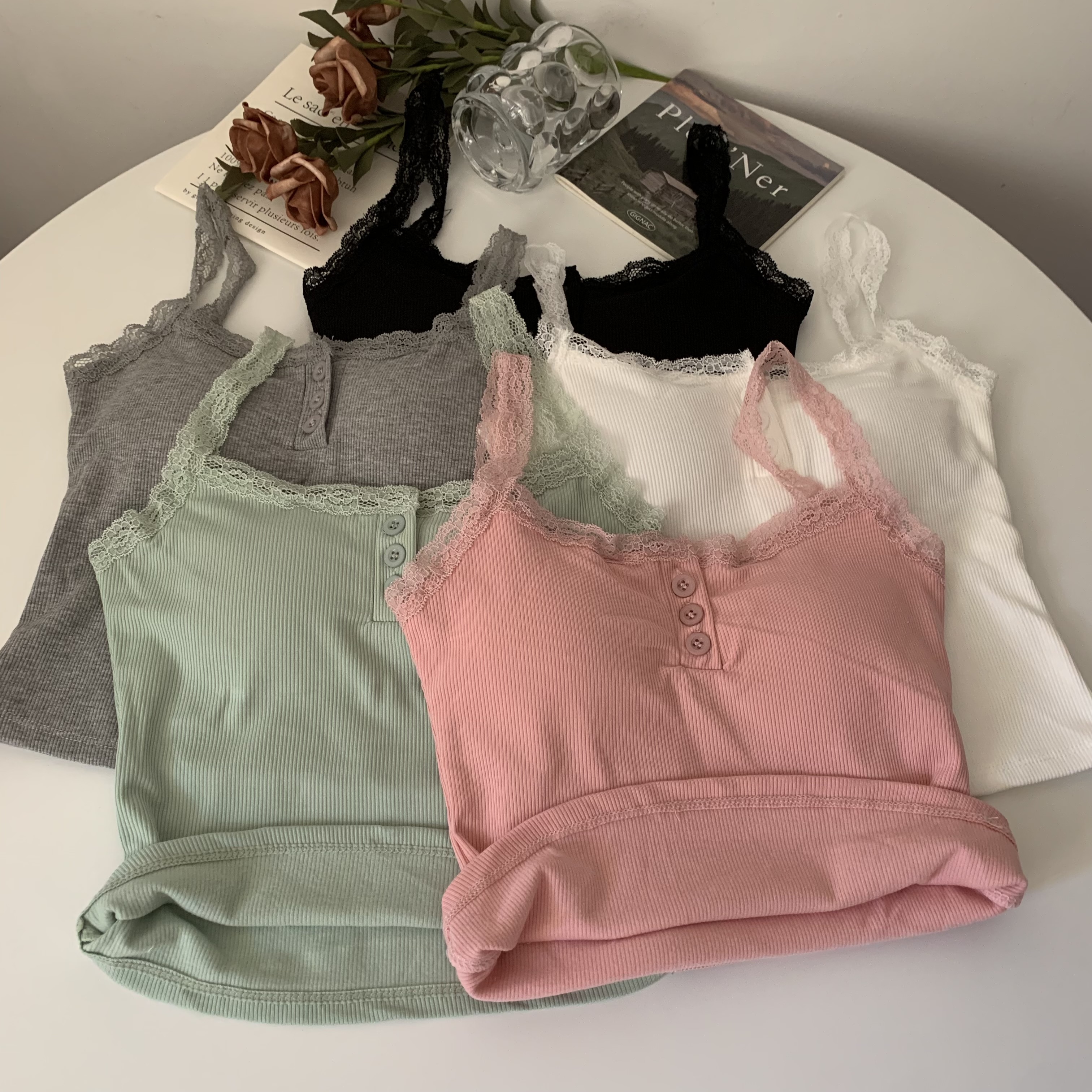 Real shot of brushed vest for women with breast pads for inner wear and outer wear, sexy lace niche button sling, warm plus velvet