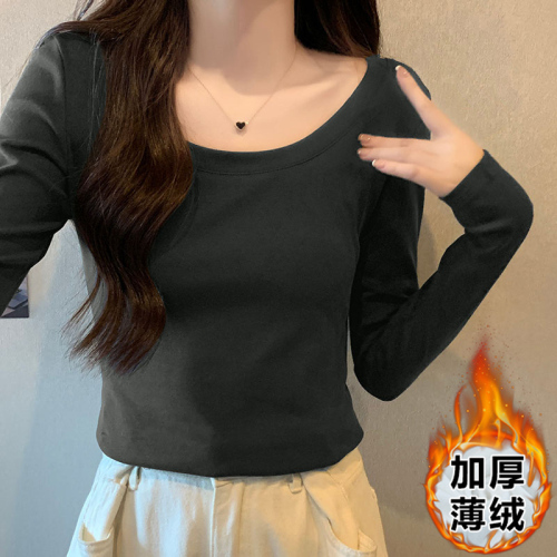 Real shot of solid color U-neck brushed bottoming shirt for women in autumn and winter thickened long-sleeved T-shirt slim short clavicle top