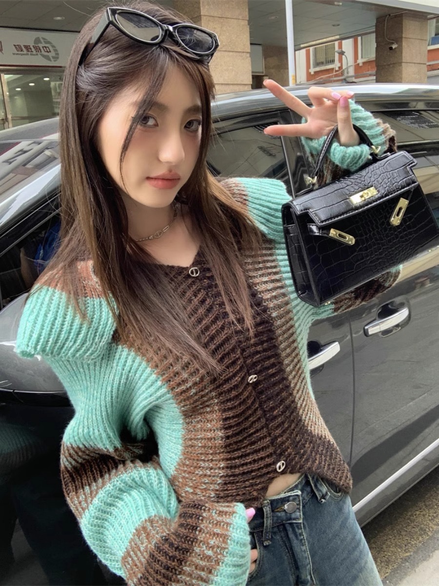 設計感撞色減齡娃娃領毛衣女秋裝胖MM顯瘦百搭馬海毛針織上衣