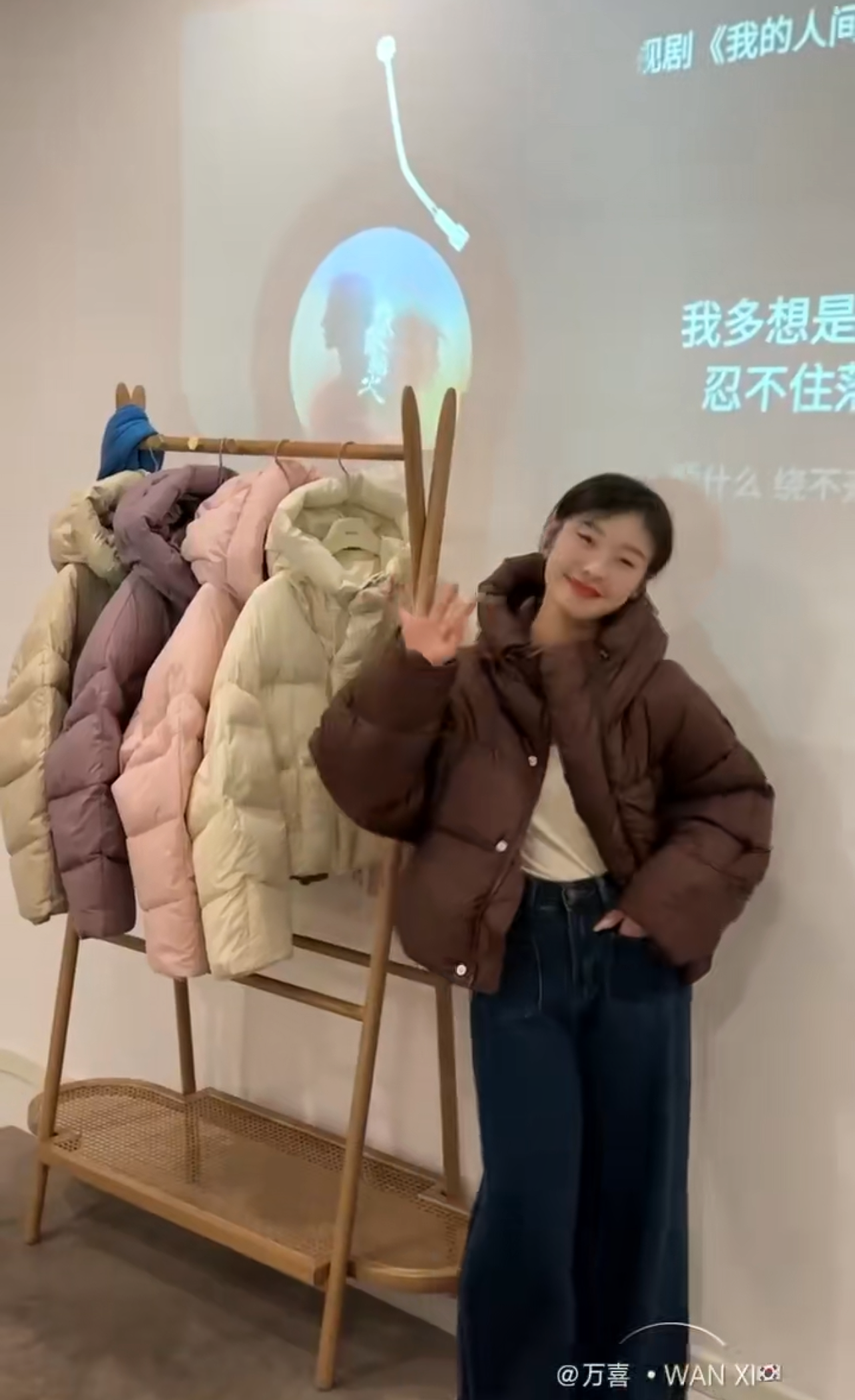 Korean style down jacket for women 2023 winter short style small man jacket hooded thickened jacket