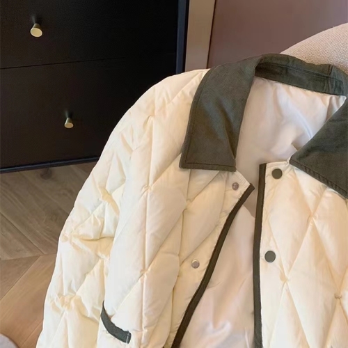 Xiaoxiangfeng rhombus plaid down jacket for women in winter, thin, loose, short, lightweight, lapel quilted jacket