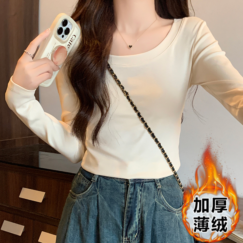 Real shot of solid color U-neck brushed bottoming shirt for women in autumn and winter thickened long-sleeved T-shirt slim short clavicle top
