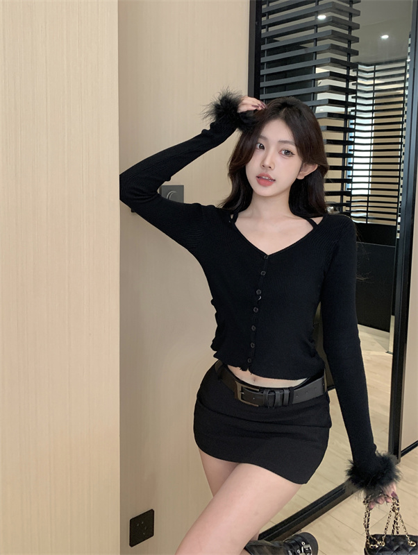 實拍  秋冬新款假兩件小眾設計修身百搭毛毛小上衣