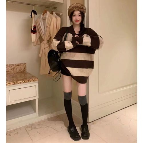 Loose V-neck striped sweater women's mid-length autumn and winter 2023 new retro lazy style knitted top with high-end feel