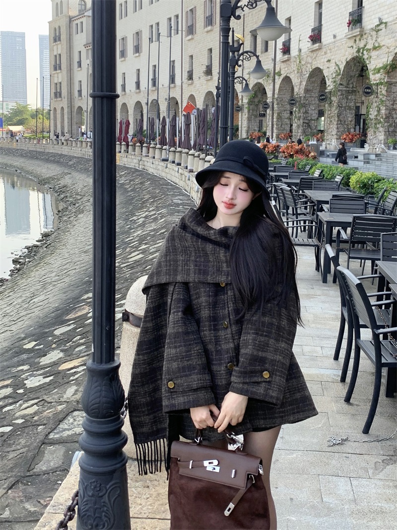 Real shot falling into twilight retro plaid cape shawl double-sided woolen woolen coat for women winter