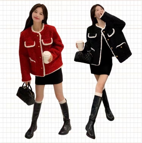 Chinese red small fragrant style lamb wool coat for women in autumn and winter fur one small short style sweet