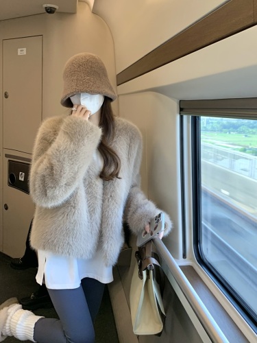 Actual shot Korean style elegant relaxed short simple furry short coat