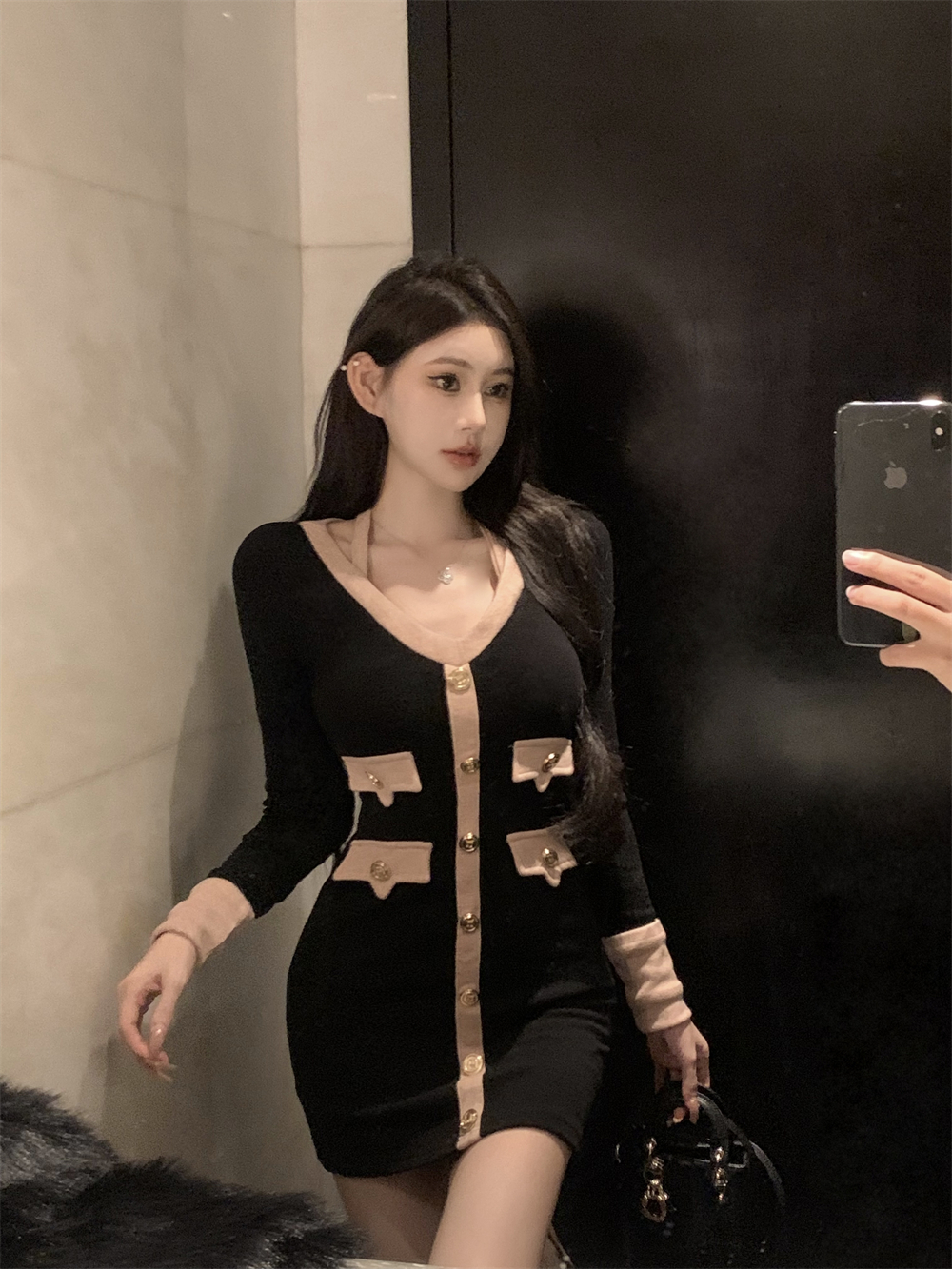 Real shot of halterneck V-neck long-sleeved color-blocked single-breasted high-waisted slimming butt-hugging dress