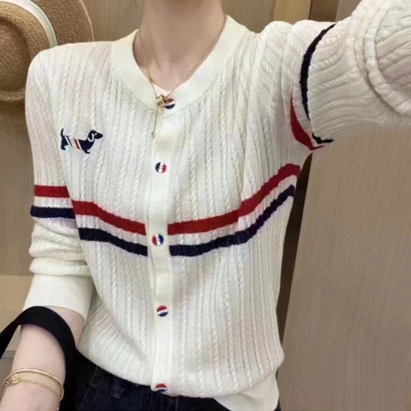 New autumn and winter Korean style round neck long sleeve single breasted puppy embroidered loose knitted wool cardigan knitted sweater for women