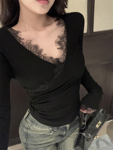 Real shot of autumn and winter temperament V-neck lace splicing top for women, fashionable cross-over long-sleeved bottoming shirt